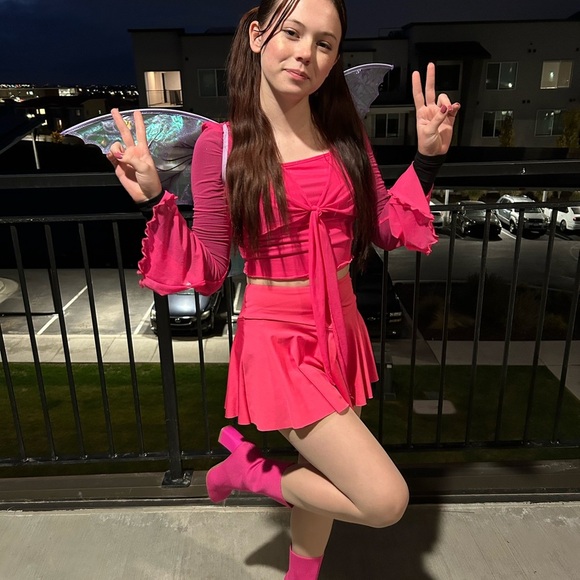 SHEIN Pink Crop Top with Flared Sleeves - Picture 4 of 4